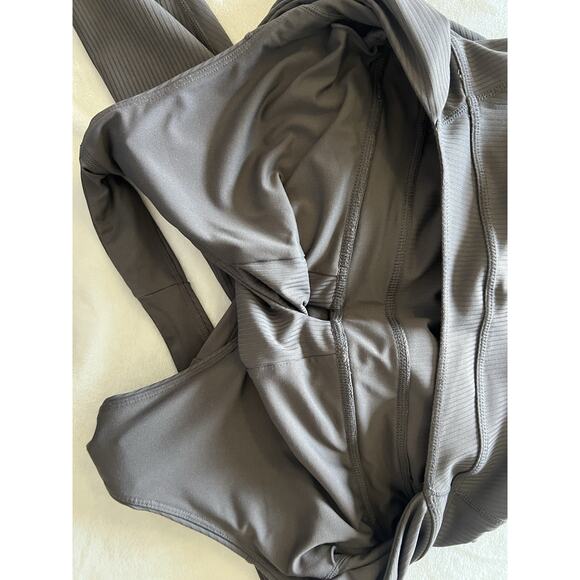 Fabletics Size XL Oasis Rib Twist Front 7/8 Jumpsuit In Taupe Slate - Picture 9 of 15